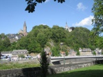 Kirche und Schloss in Esneux