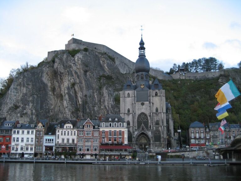 Collégiale Notre-Dame und Zitadelle in Dinant