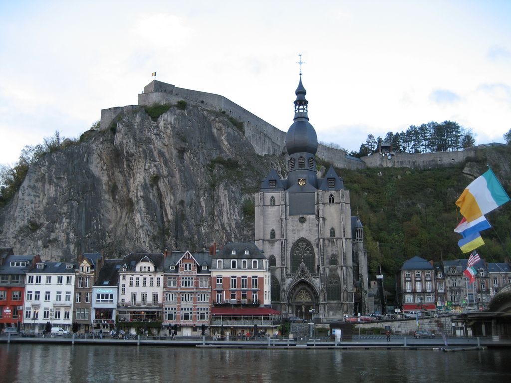 Collégiale Notre-Dame und Zitadelle in Dinant