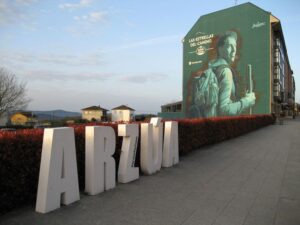 Ortsbild in Arzúa
